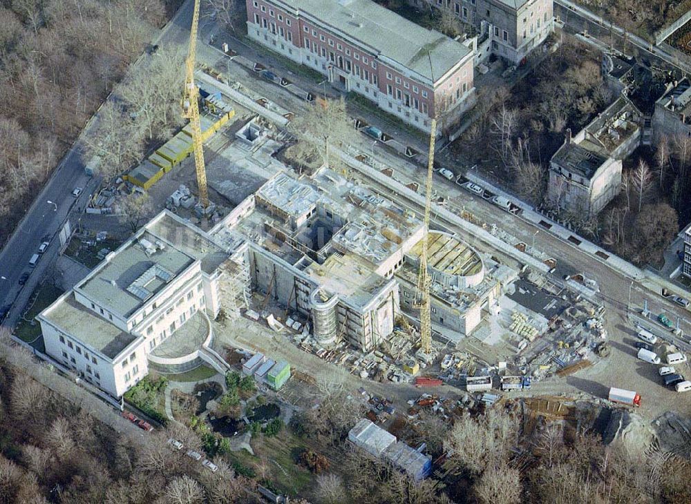 Berlin - Tiergarten von oben - Botschaftsum - und Neubau an der Tiergartenstraße / Hiroshimastraße in Berlin - Tiergarten.