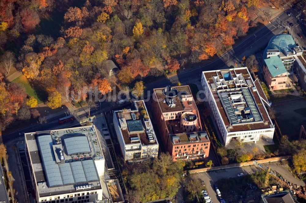 Luftbild Berlin OT Tiergarten - Botschaftsviertel in Berlin im Bezirk Mitte im Ortsteil Tiergarten