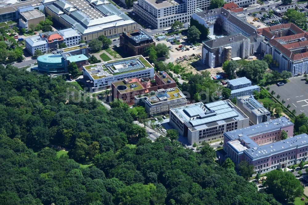 Luftaufnahme Berlin OT Tiergarten - Botschaftsviertel in Berlin im Bezirk Mitte im Ortsteil Tiergarten