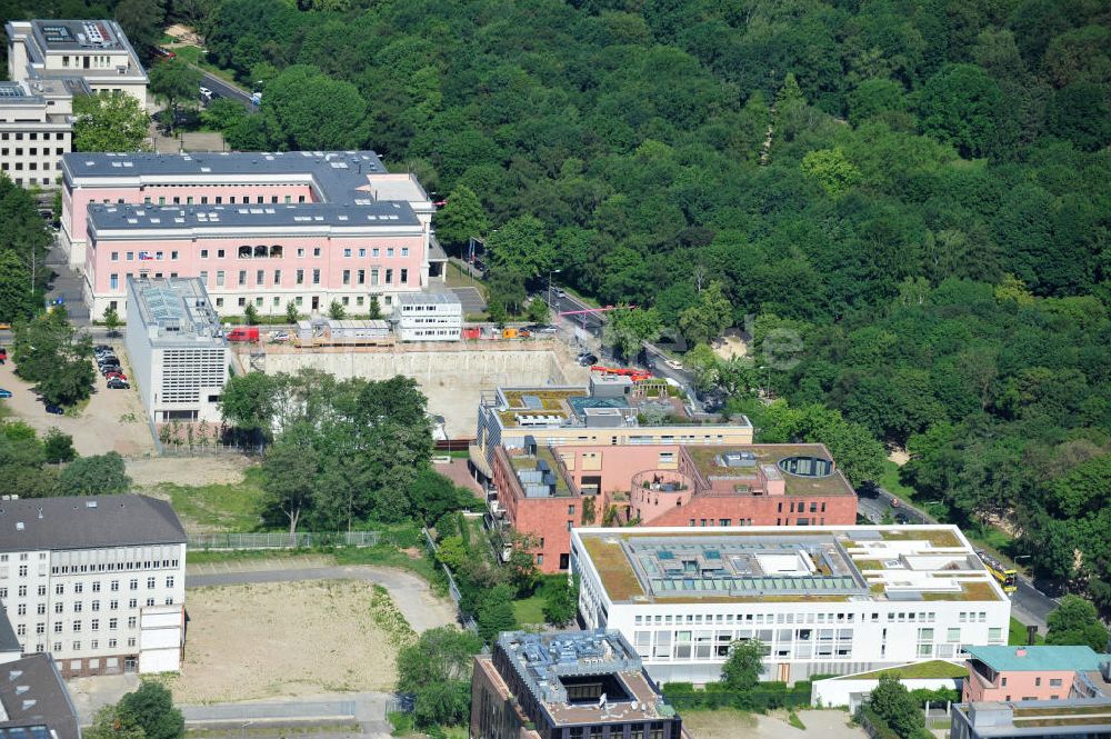 Berlin von oben - Botschaftsviertel / Botschaften am Berliner Tiergarten