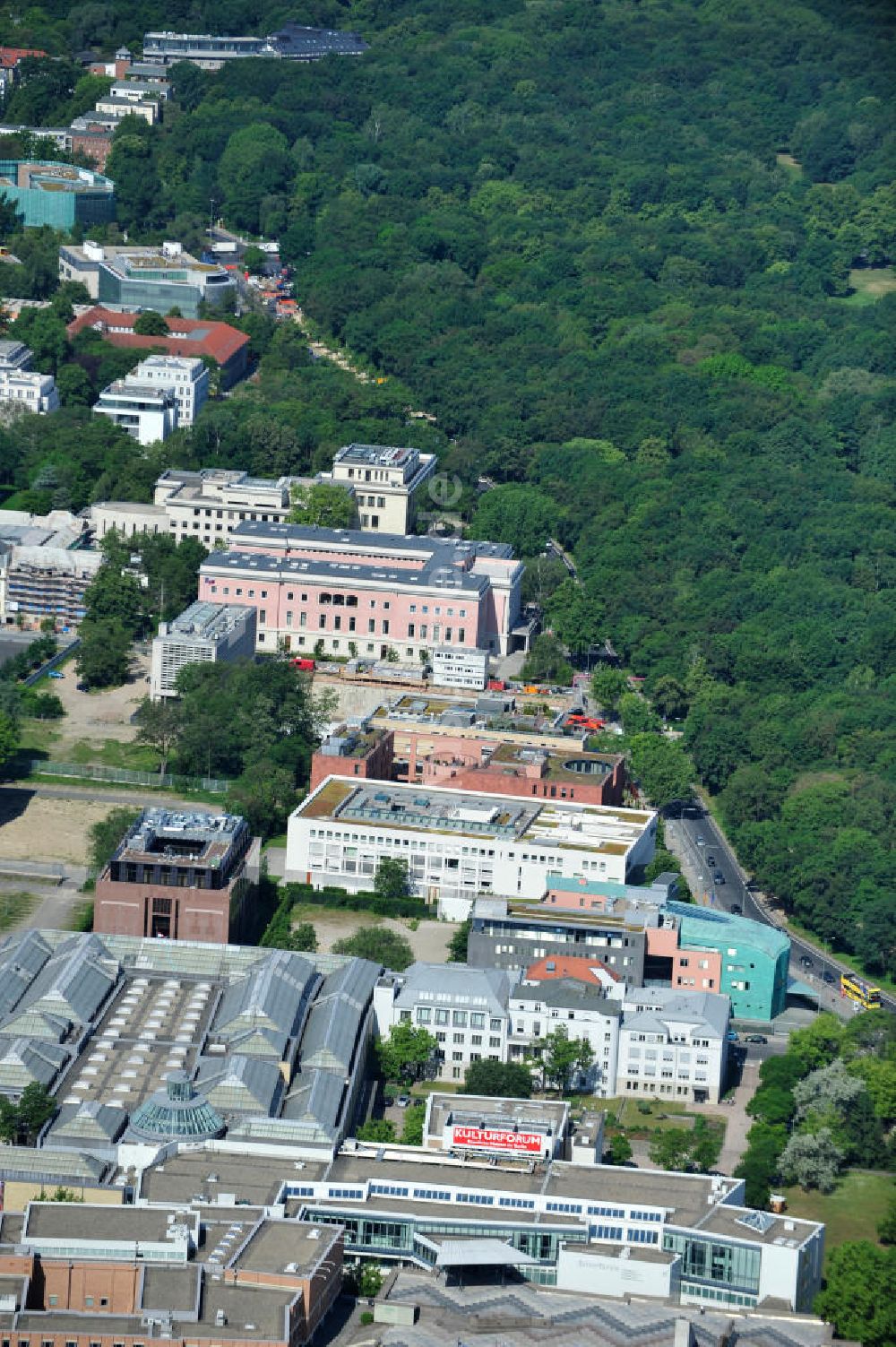 Berlin aus der Vogelperspektive: Botschaftsviertel / Botschaften am Berliner Tiergarten