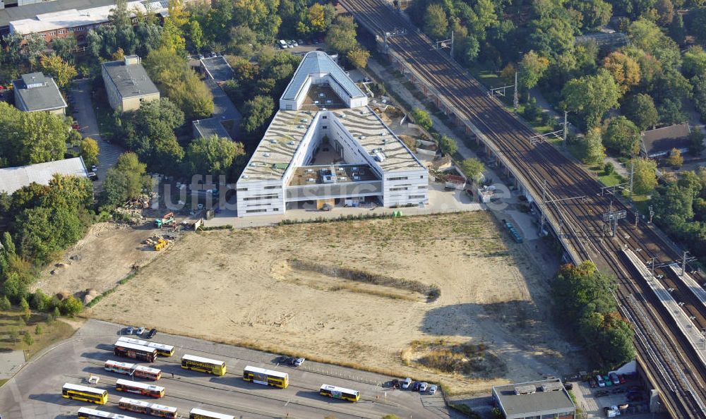 Berlin aus der Vogelperspektive: Brachfläche Big Wheel am Bahnhof Zoologischer Garten in Berlin-Charlottenburg