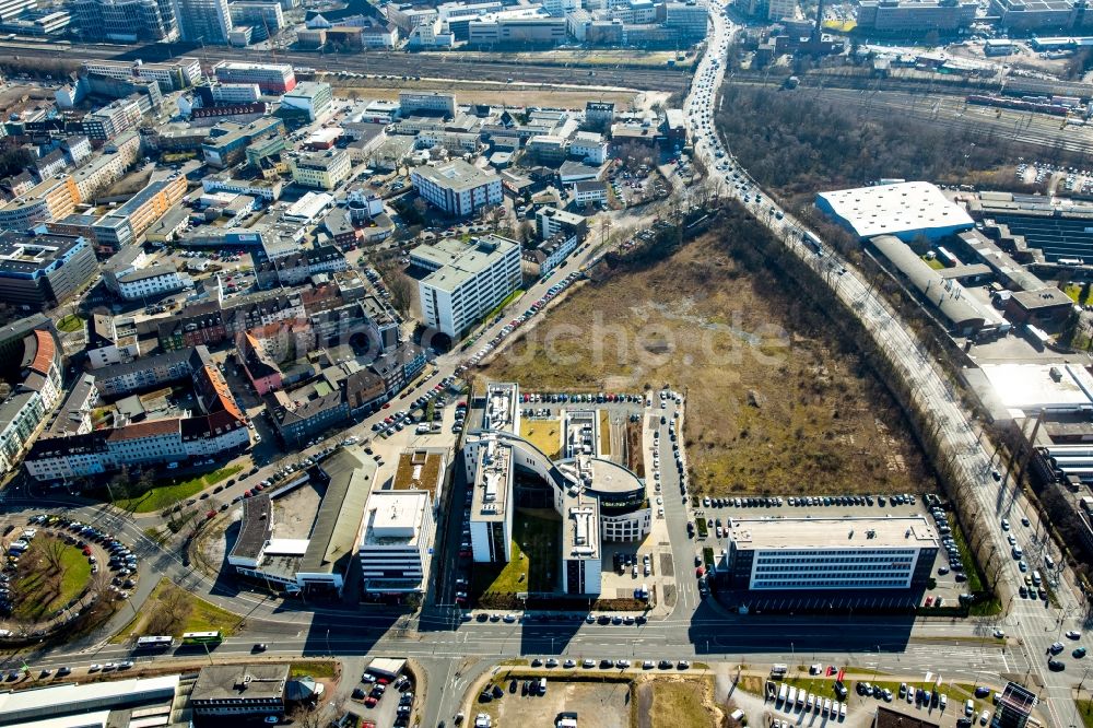 Essen von oben - Brachfläche zwischen Hans-Böckler-Straße, Frohnhauser Straße und Schwanenkampstraße im West-Viertel in Essen im Bundesland Nordrhein-Westfalen