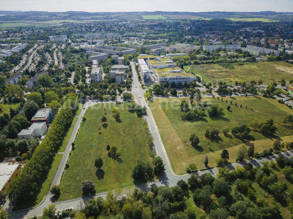 Luftaufnahme Dresden - Brachflächen- Strukturen einer Feld- Landschaft im Ortsteil Strehlen in Dresden im Bundesland Sachsen, Deutschland