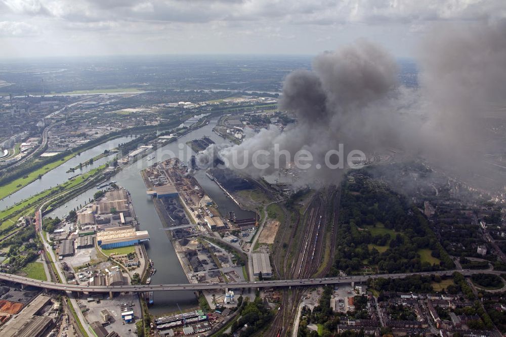 Luftbild Duisburg - Brand im Duisburger Hafen