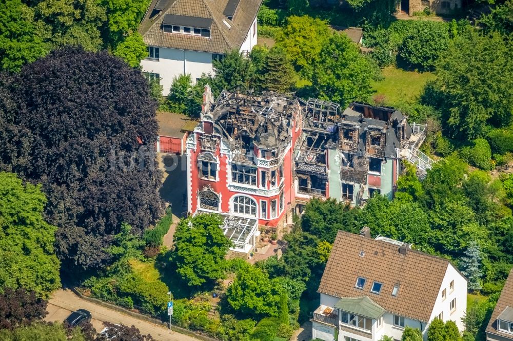 Luftbild Herdecke - Brand- Ruine eines Einfamilienhauses im Wohngebiet der Villa Renckhoff in Herdecke im Bundesland Nordrhein-Westfalen, Deutschland