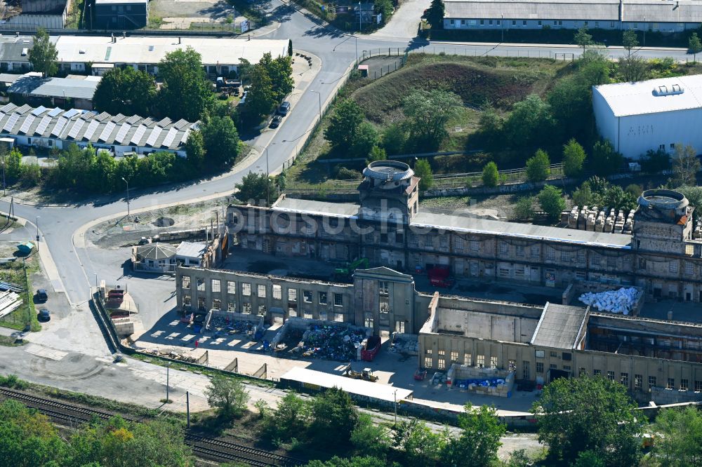 Dresden von oben - Brand- Ruine der Gebäude und Hallen in Dresden im Bundesland Sachsen, Deutschland