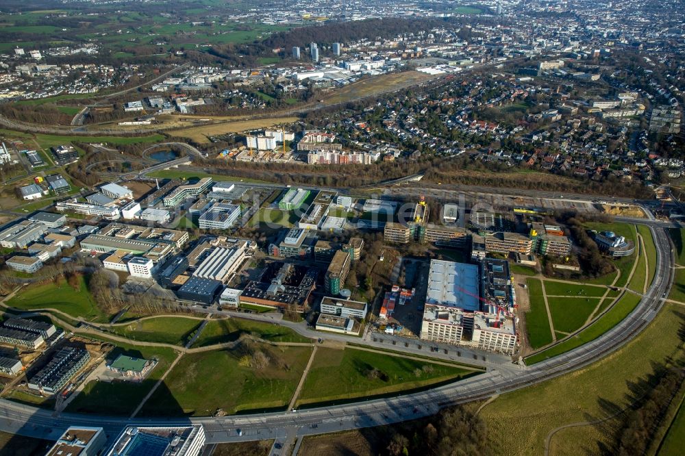 Luftaufnahme Aachen - Brand- Ruine der Gebäude und Hallen des Werkzeugmaschinenlabors der RWTH im Campus Melaten in Aachen im Bundesland Nordrhein-Westfalen