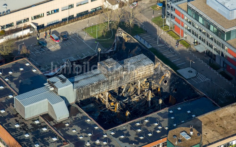 Aachen aus der Vogelperspektive: Brand- Ruine der Gebäude und Hallen des Werkzeugmaschinenlabors der RWTH im Campus Melaten in Aachen im Bundesland Nordrhein-Westfalen