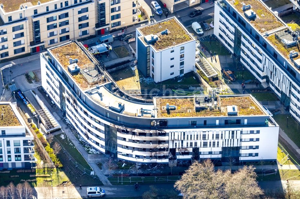 Essen von oben - Brand- Ruine einer Mehrfamilienhausanlage an der Bargmannstraße in Essen im Bundesland Nordrhein-Westfalen, Deutschland