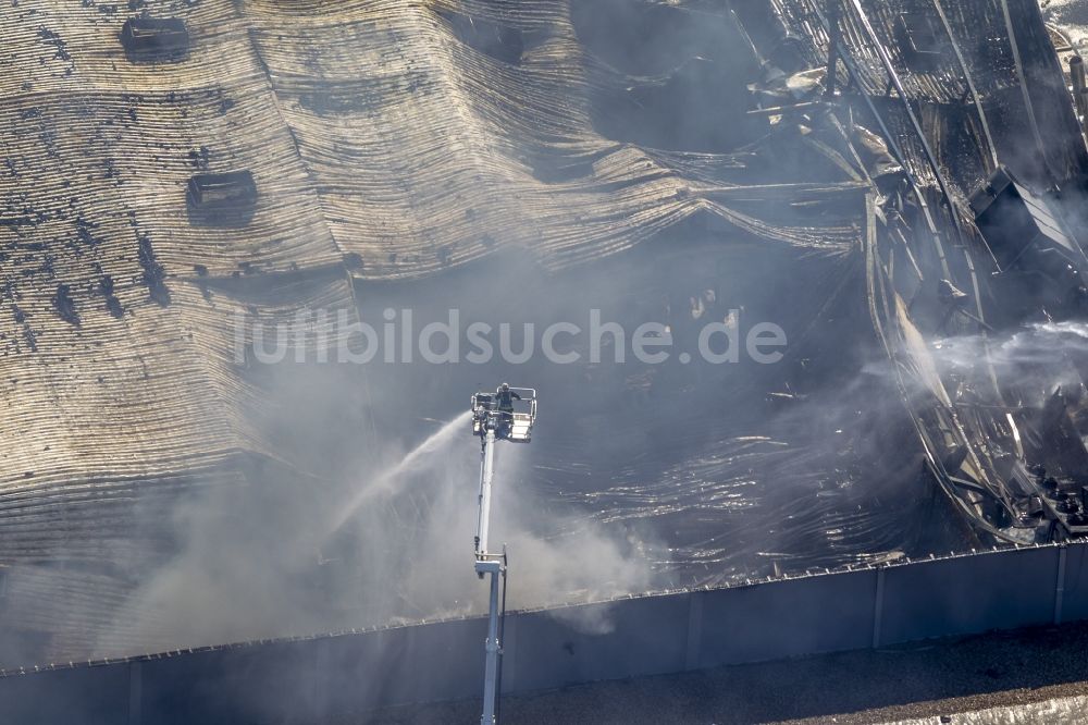 Sprockhövel von oben - Brand im Werksgelände der WKW Automotive im Gewerbegebiet Stefansbecke in Sprockhövel im Bundesland Nordrhein-Westfalen