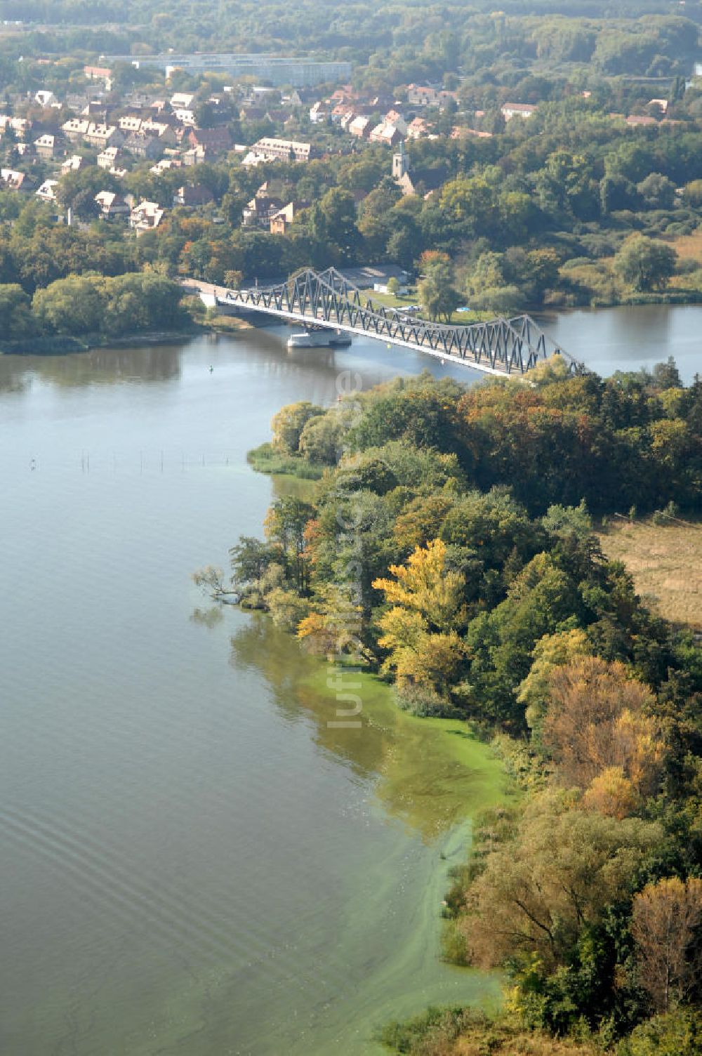 Brandenburg OT Kirchmöser von oben - Brandenburg an der Havel OT Kirchmöser mit Seegartenbrücke