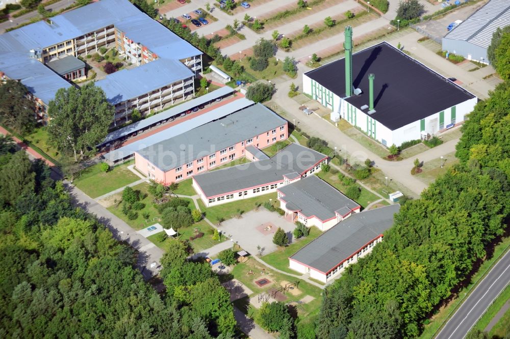 Bernau von oben - Brandenburg Klinik Bernau-Waldfrieden auf dem Gelände der ehemaligen Wohnsiedlung der DDR Regierung Waldsiedlung bei Bernau im Bundesland Brandenburg