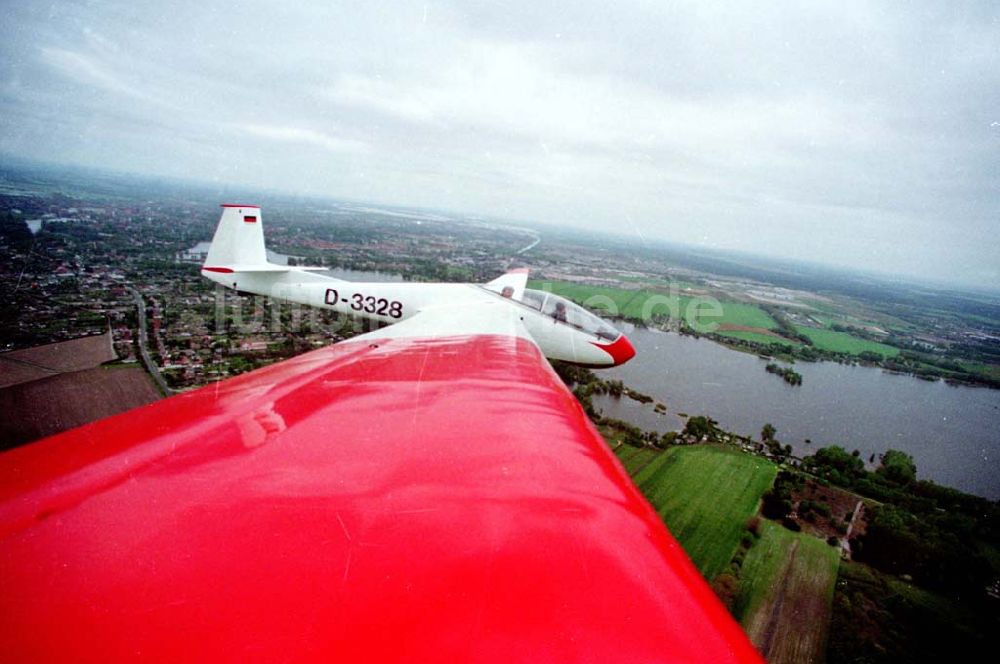 Luftaufnahme Brandenburg - 13.06.1994 Brandenburg, Segelflug und Segelkunstflug mit Bocran auf dem FP BRB (Louping),