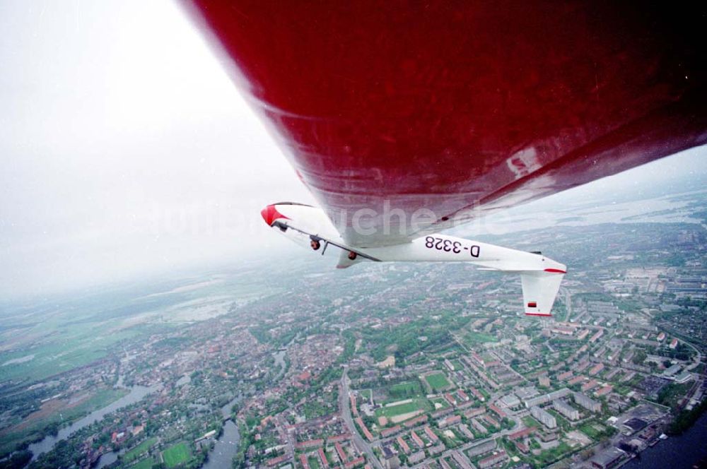 Luftaufnahme Brandenburg - 13.06.1994 Brandenburg, Segelflug und Segelkunstflug mit Bocran auf dem FP BRB (Louping),