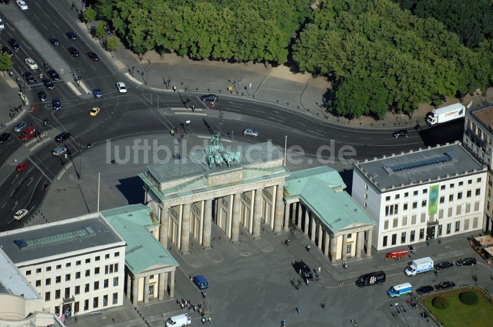 Luftbild Berlin - Brandenburger Tor in Berlin