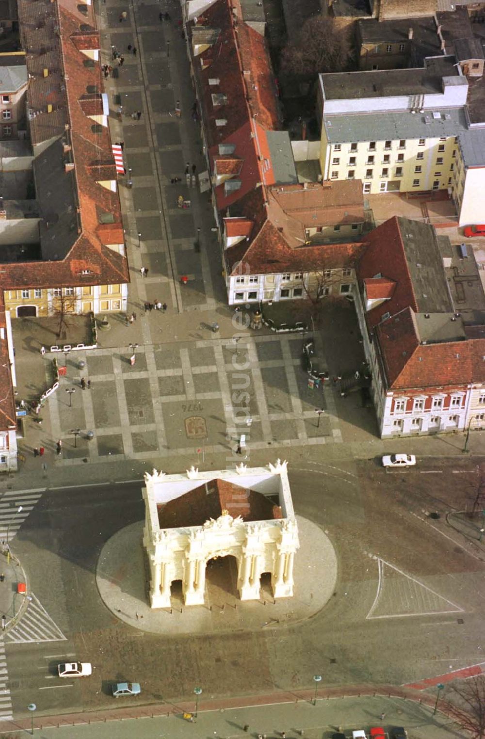 Potsdam aus der Vogelperspektive: Brandenburger Tor am Luisenplatz in Potsdam