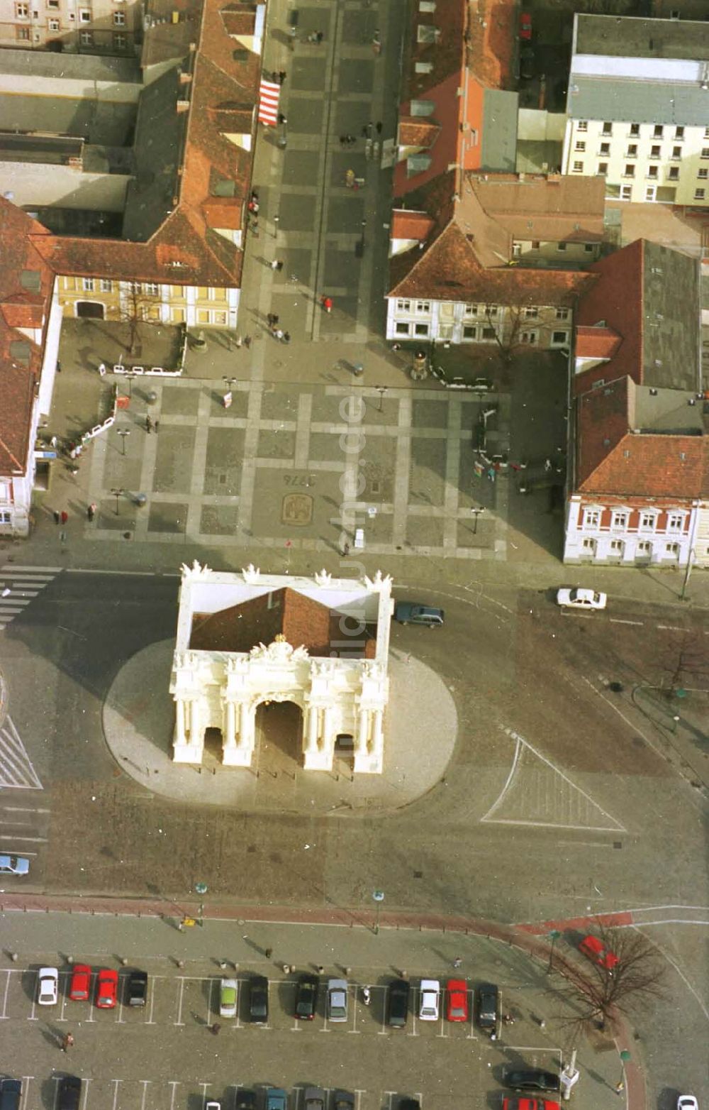 Luftbild Potsdam - Brandenburger Tor am Luisenplatz in Potsdam