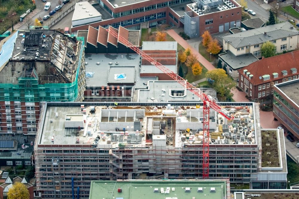 Luftbild Bochum - Brandschaden und Sicherungsarbeiten am Gebäude des Universitätsklinikum Bergmannsheil in Bochum im Bundesland Nordrhein-Westfalen