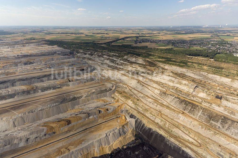 Elsdorf von oben - Braunkohle- Tagebau Hambach bei Elsdorf in Nordrhein-Westfalen