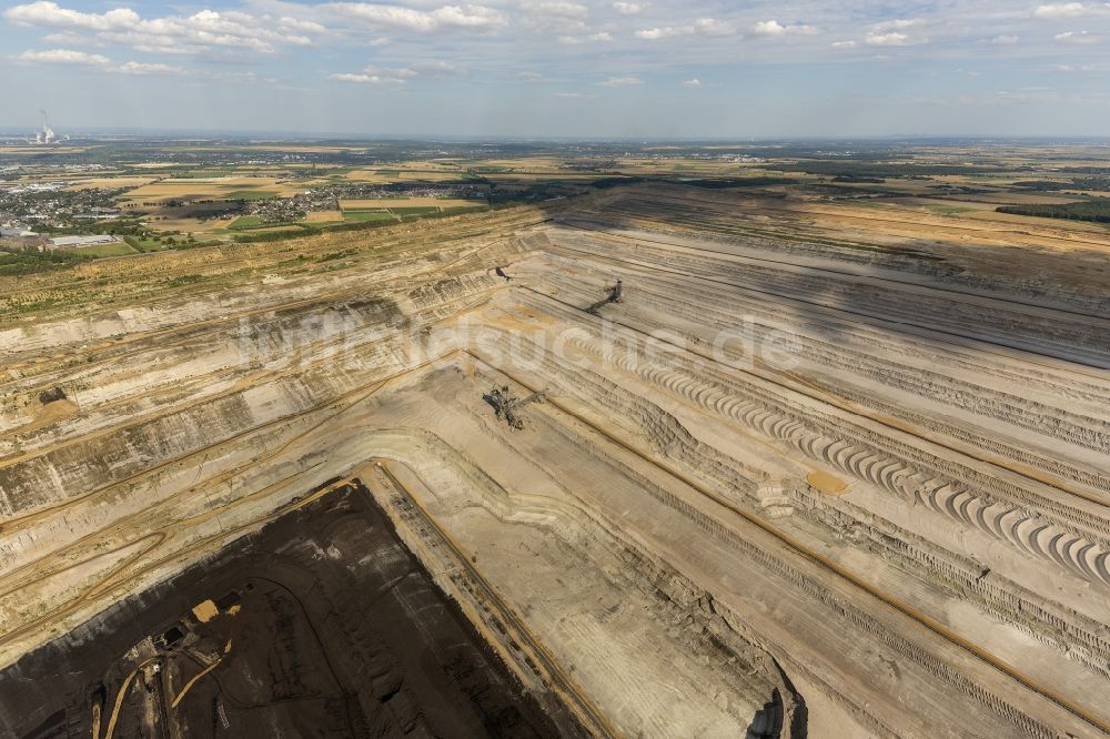 Elsdorf von oben - Braunkohle- Tagebau Hambach bei Elsdorf in Nordrhein-Westfalen