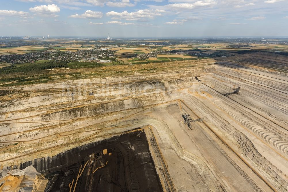 Elsdorf aus der Vogelperspektive: Braunkohle- Tagebau Hambach bei Elsdorf in Nordrhein-Westfalen