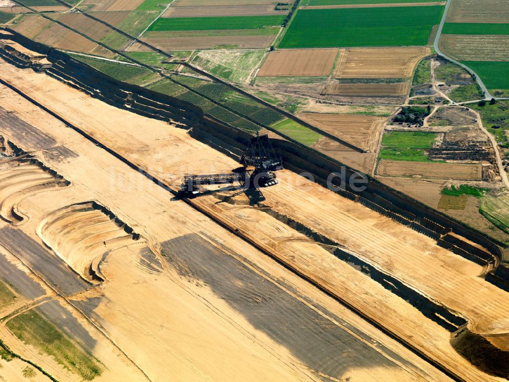 Niederzier von oben - Braunkohle- Tagebau Hambach in Nordrhein-Westfalen