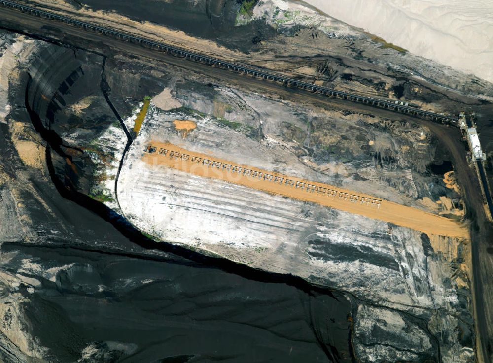 Luftaufnahme Niederzier - Braunkohle- Tagebau Hambach in Nordrhein-Westfalen