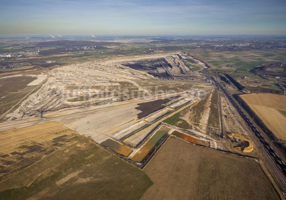 Inden von oben - Braunkohle- Tagebau Inden in Nordrhein-Westfalen