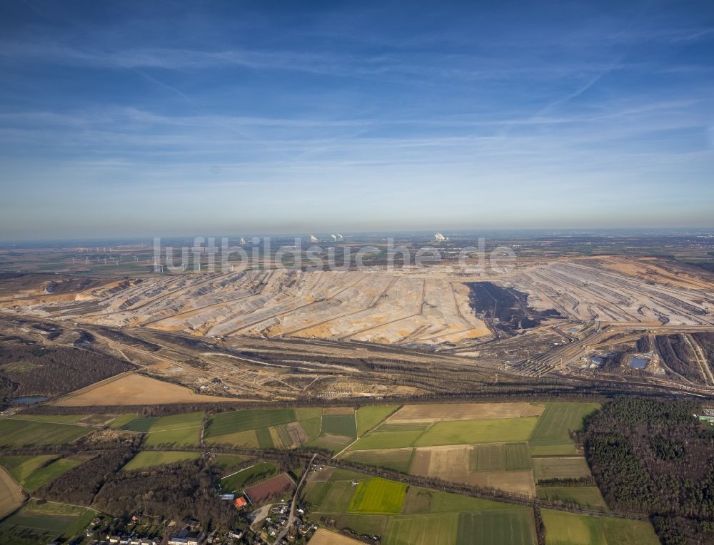 Niederzier aus der Vogelperspektive: Braunkohle- Tagebau Niederzier - Hambach in Nordrhein-Westfalen