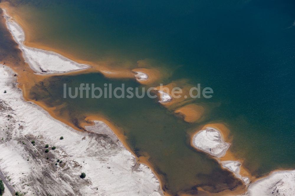 Luftbild Senftenberg - Braunkohle - Tagebau Restsee bei Senftenberg im Bundesland Brandenburg