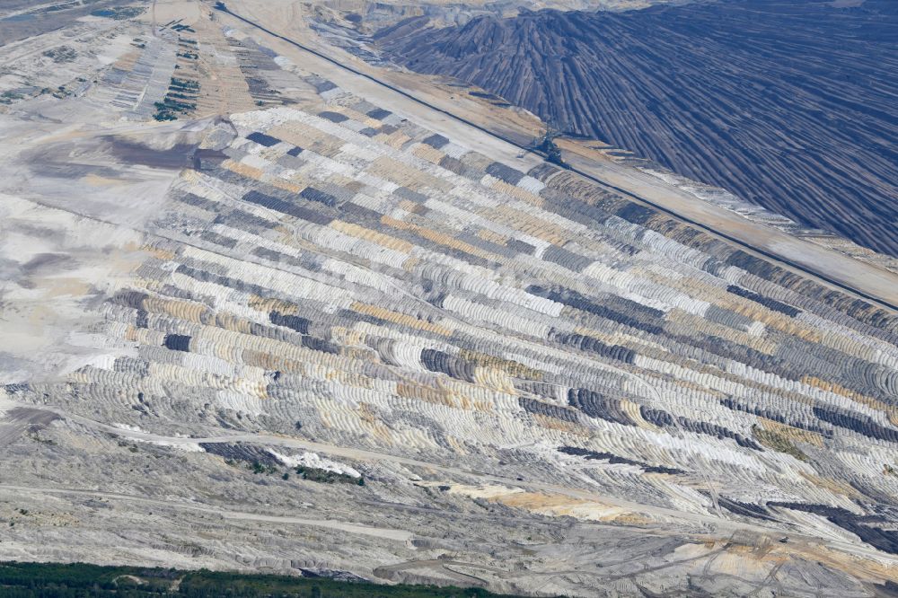 Luftaufnahme Welzow - Braunkohle - Tagebau der Vattenfall Europe in Welzow im Bundesland Brandenburg