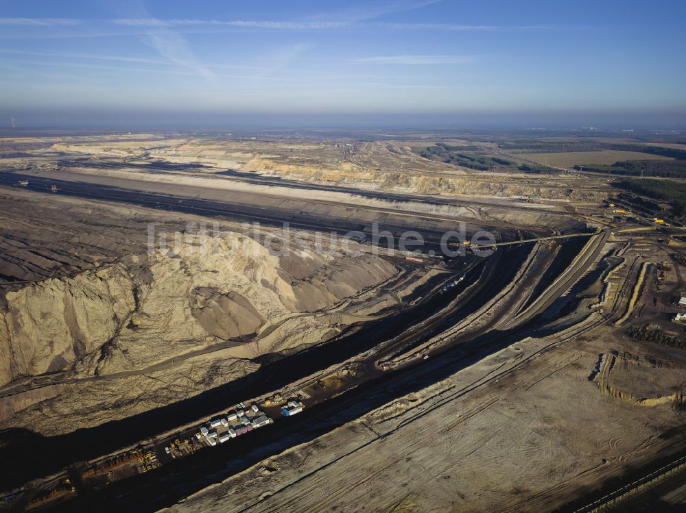 Welzow aus der Vogelperspektive: Braunkohle - Tagebau der Vattenfall Europe in Welzow im Bundesland Brandenburg