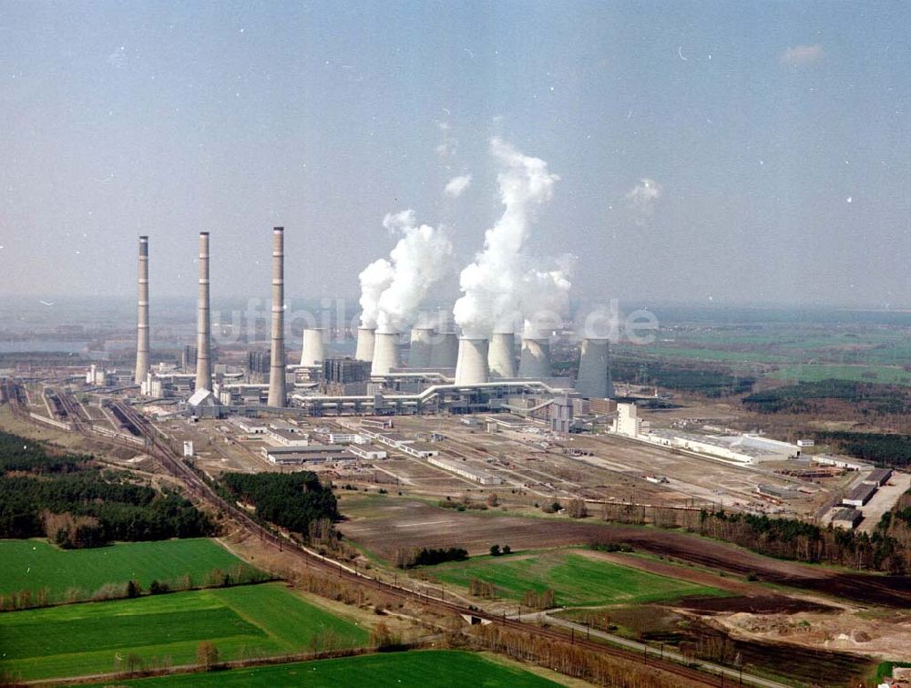 Luftaufnahme Peitz - Braunkohlekraftwerk bei Peitz / Brandenburg.