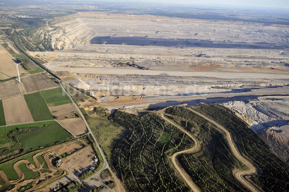 Niederzier aus der Vogelperspektive: Braunkohletagebau Hambach