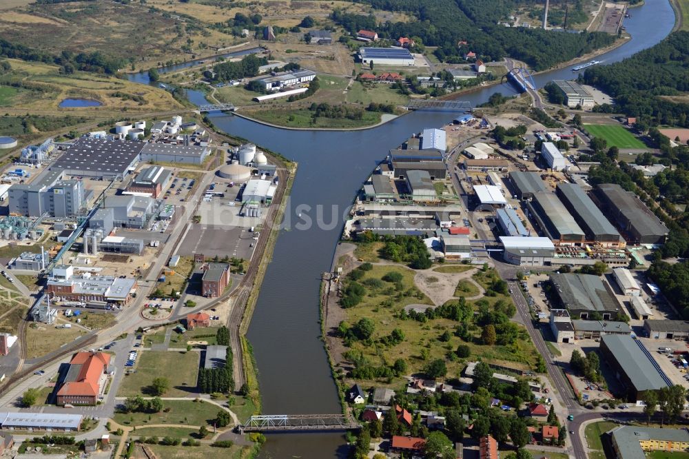 Genthin aus der Vogelperspektive: Brücke über dem Elbe-Havel-Kanal in Genthin im Bundesland Sachsen-Anhalt