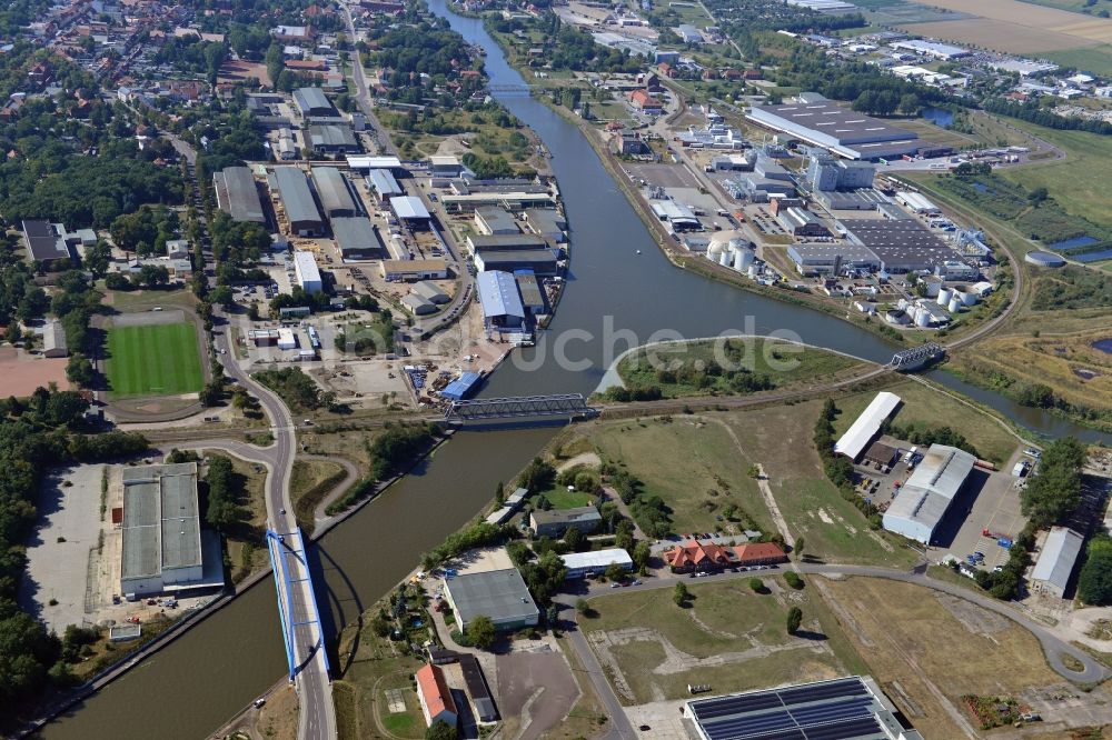 Genthin aus der Vogelperspektive: Brücke über dem Elbe-Havel-Kanal in Genthin im Bundesland Sachsen-Anhalt