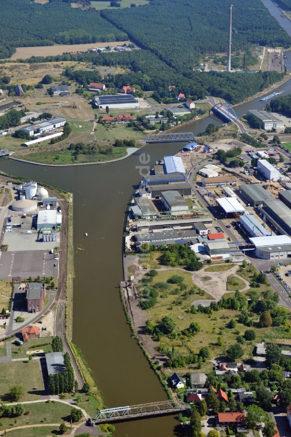 Luftbild Genthin - Brücke über dem Elbe-Havel-Kanal in Genthin im Bundesland Sachsen-Anhalt