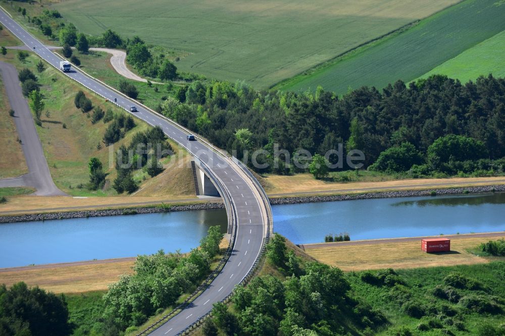 Luftaufnahme Hohenwarthe - Brücke über dem Elbe-Havel-Kanal und Landesstraße L52 in Hohenwarthe im Bundesland Sachsen-Anhalt