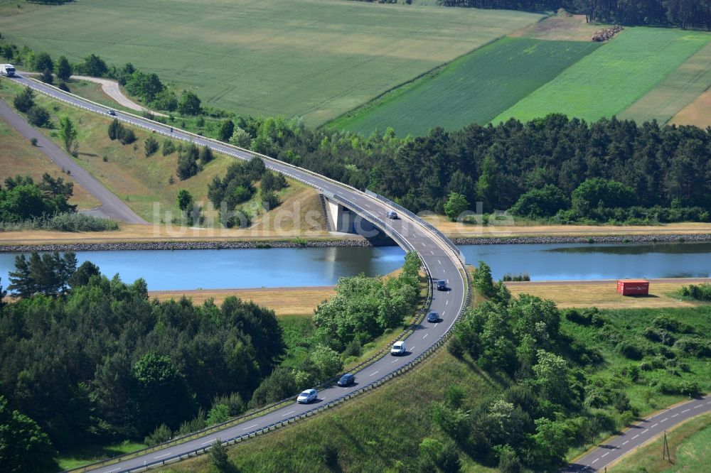 Luftbild Hohenwarthe - Brücke über dem Elbe-Havel-Kanal und Landesstraße L52 in Hohenwarthe im Bundesland Sachsen-Anhalt