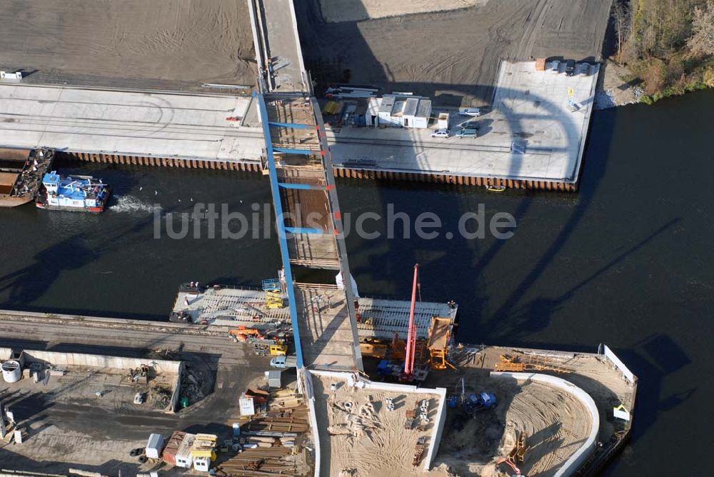 Königs Wusterhausen aus der Vogelperspektive: Brücke über den Nottekanal am Binnenhafen Königs Wusterhausen