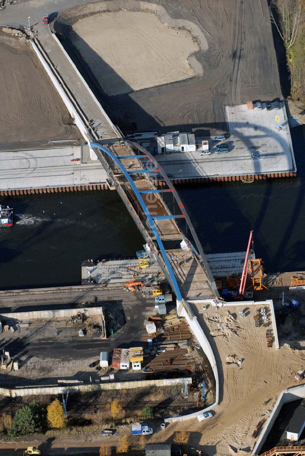 Luftbild Königs Wusterhausen - Brücke über den Nottekanal am Binnenhafen Königs Wusterhausen