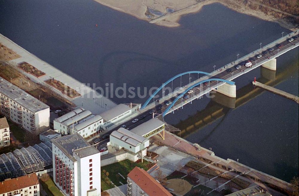 Frankfurt-Oder aus der Vogelperspektive: 18.12.2003 Brücke über die Oder, Frankfurt-Oder