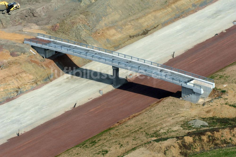 Neukirchen von oben - Brücke über die A4 südlich von Neukirchen