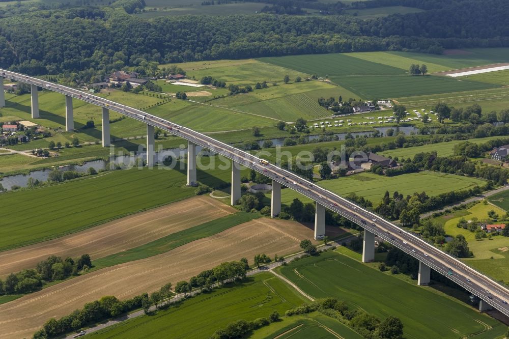 Mülheim an der Ruhr von oben - Brücke an der Bundesautobahn in Mülheim an der Ruhr im Bundesland Nordrhein-Westfalen