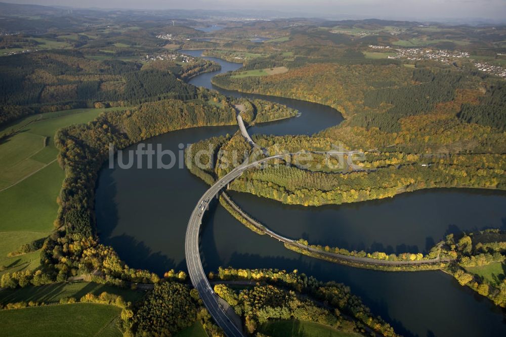 Luftbild Olpe - Brücke der Bundesstraße 55 über den Biggesee