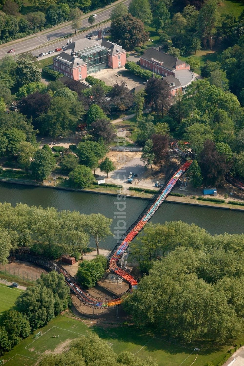 Luftaufnahme Oberhausen - Brücke Slinky Springs to Fame in Oberhausen im Bundesland Nordrhein-Westfalen