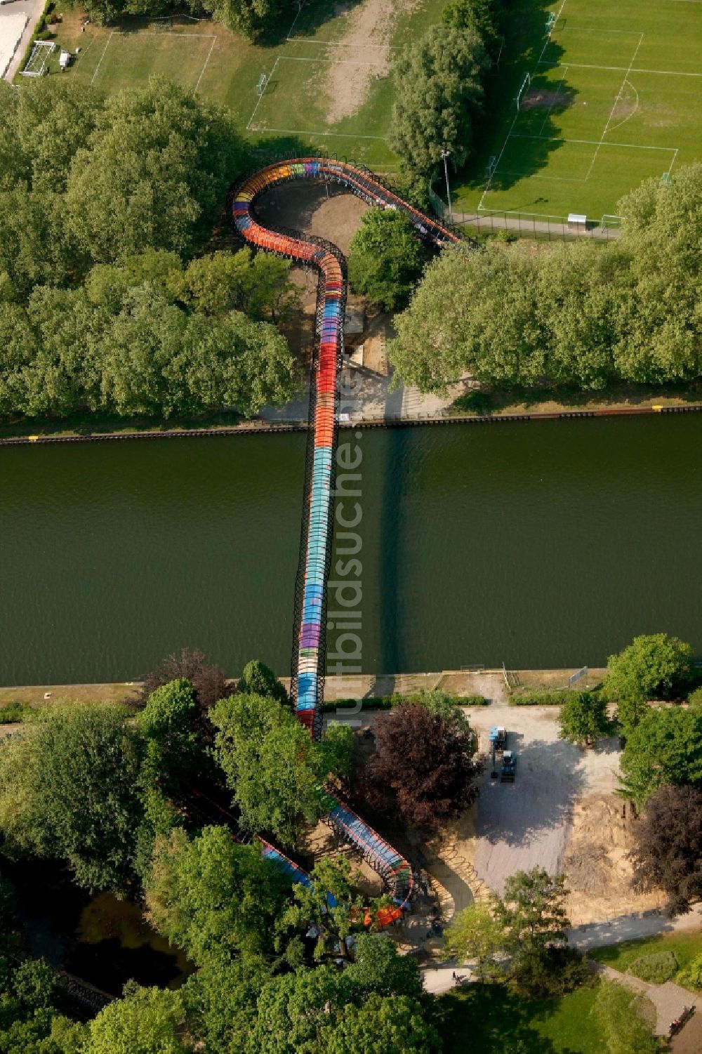 Oberhausen von oben - Brücke Slinky Springs to Fame in Oberhausen im Bundesland Nordrhein-Westfalen