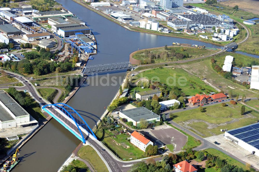 Luftaufnahme Genthin - Brücken über Elbe-Havel-Kanal in Genthin