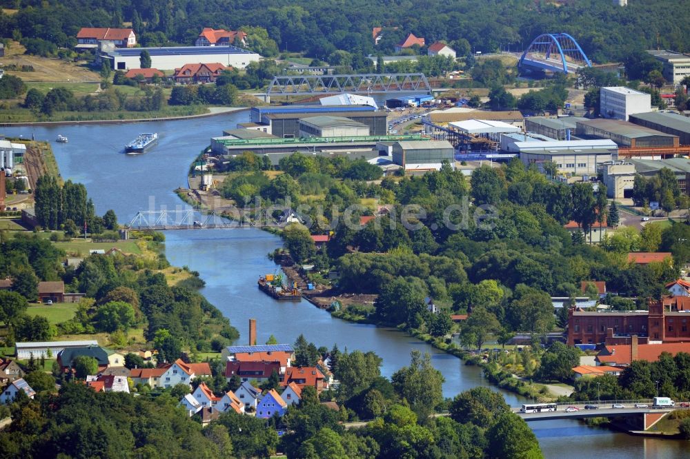 Genthin aus der Vogelperspektive: Brücken über dem Elbe-Havel-Kanal in Genthin im Bundesland Sachsen-Anhalt